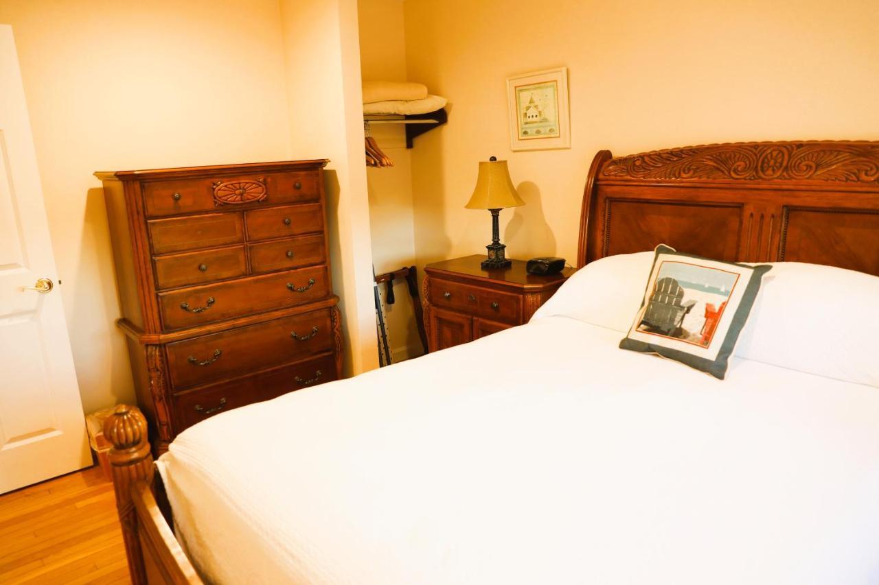 By The Sea Guests Bed & Breakfast And Suites Dennisport Oda fotoğraf