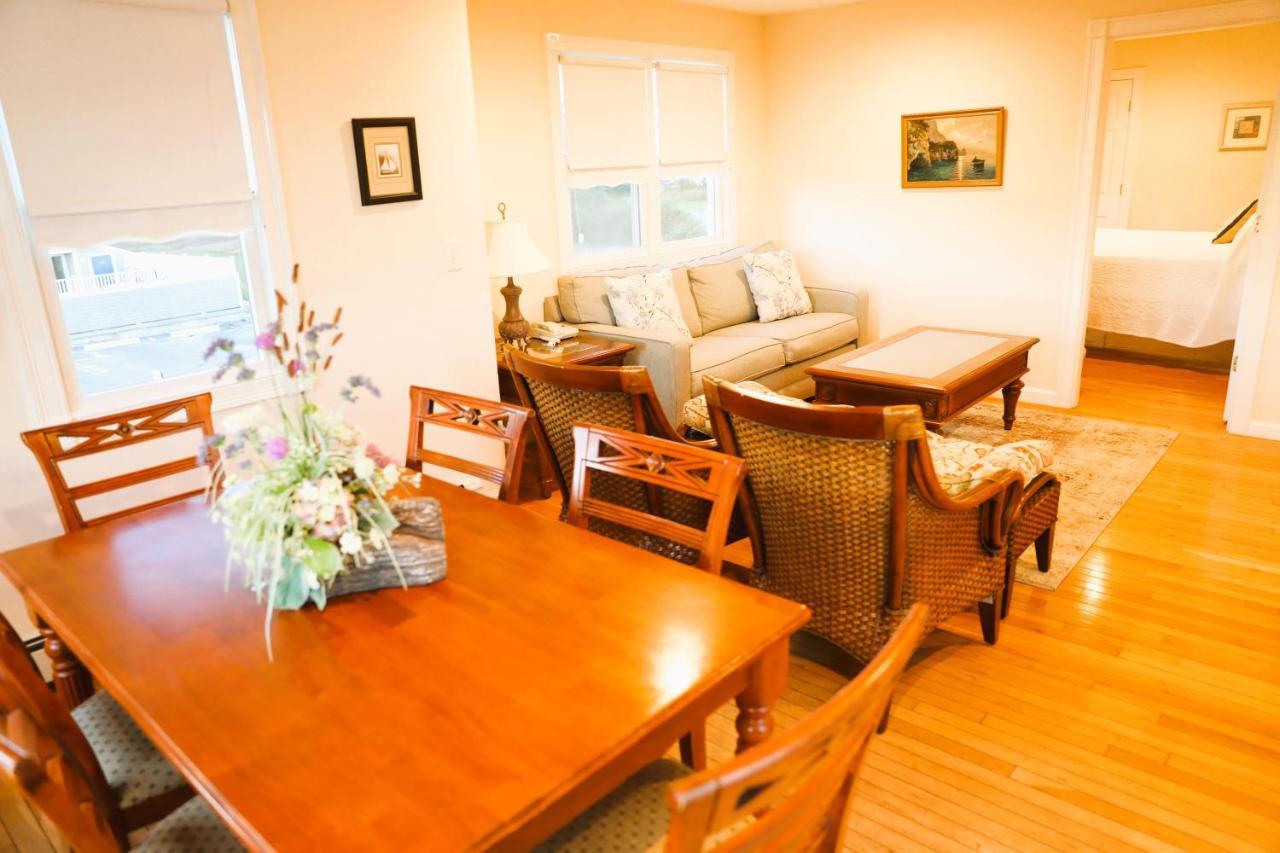 By The Sea Guests Bed & Breakfast And Suites Dennisport Oda fotoğraf