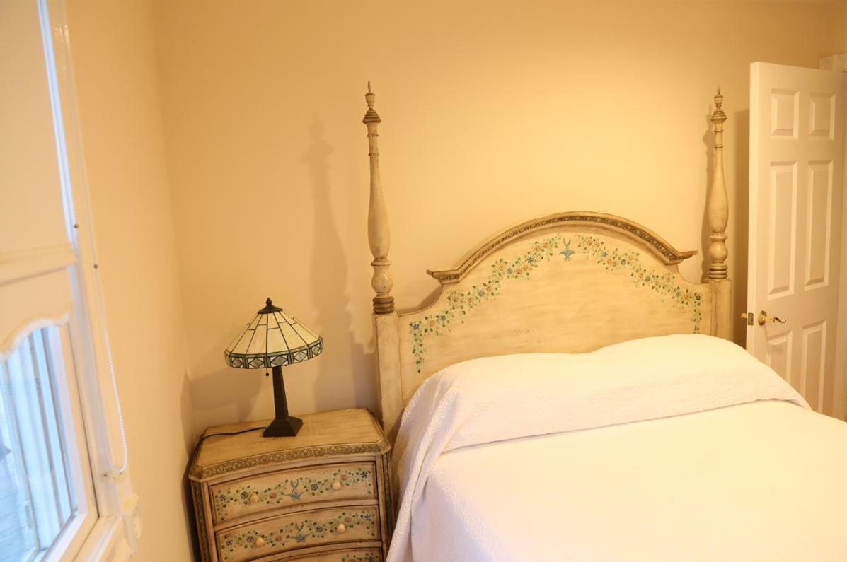 By The Sea Guests Bed & Breakfast And Suites Dennisport Oda fotoğraf