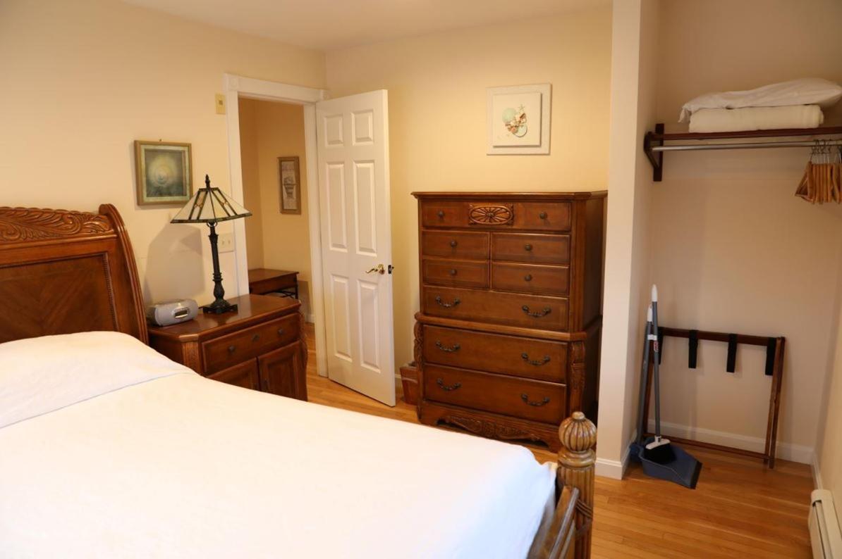 By The Sea Guests Bed & Breakfast And Suites Dennisport Oda fotoğraf