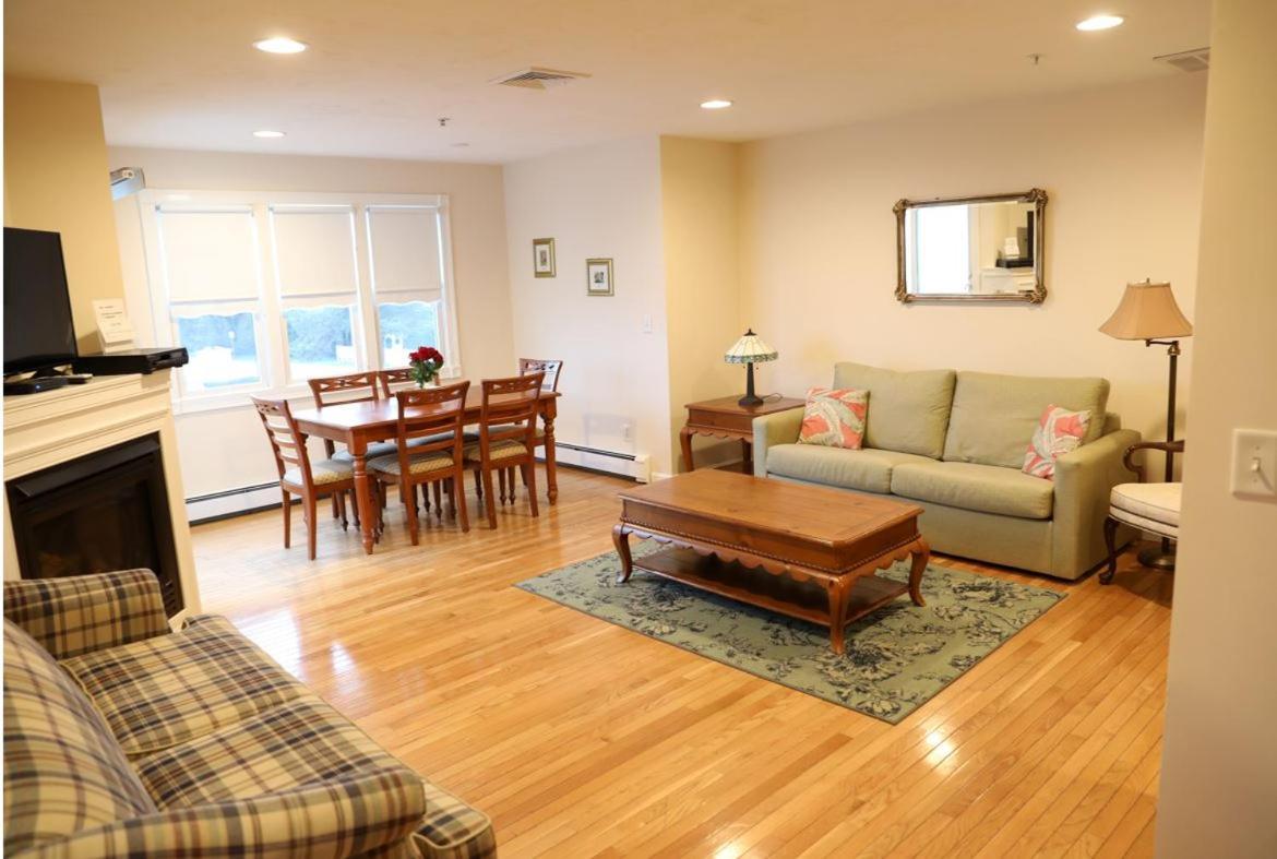 By The Sea Guests Bed & Breakfast And Suites Dennisport Oda fotoğraf